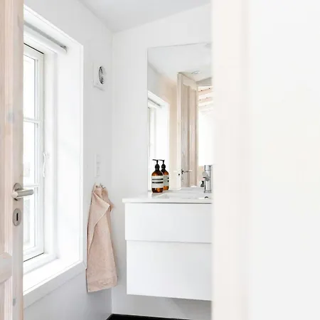 Ferienhaus Southern Feel In Refurbished By Shore