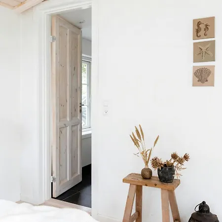 Ferienhaus Southern Feel In Refurbished By Shore *