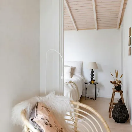 Ferienhaus Southern Feel In Refurbished By Shore