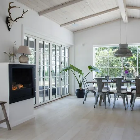 Southern Feel In Refurbished By Shore Ferienhaus