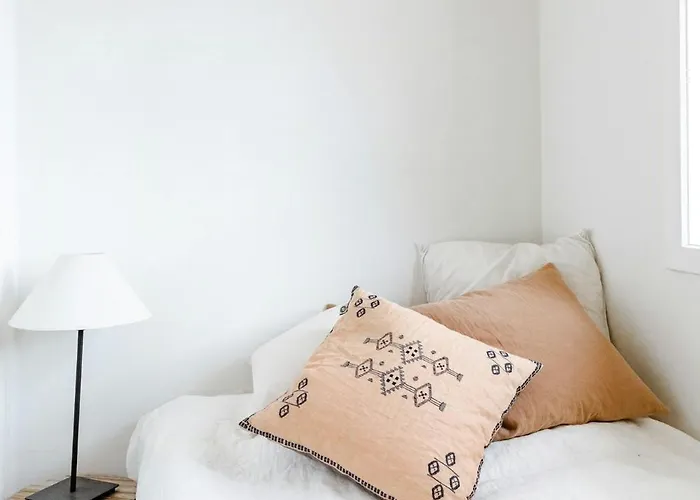 Southern Feel In Refurbished By Shore Nyaraló *