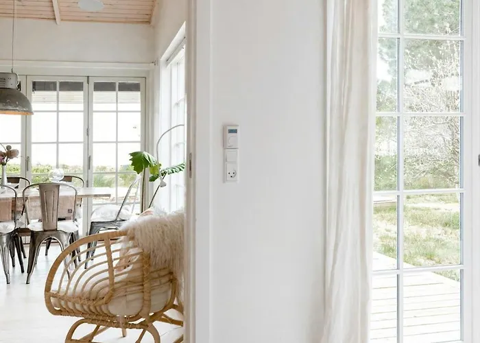 Southern Feel In Refurbished By Shore Nyaraló *