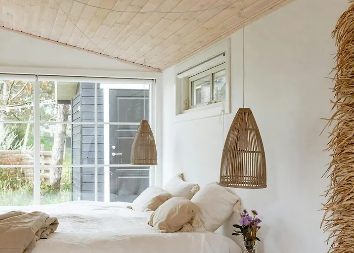 Southern Feel In Refurbished By Shore