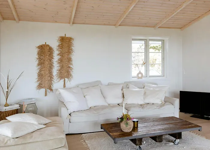 Southern Feel In Refurbished By Shore Nyaraló *