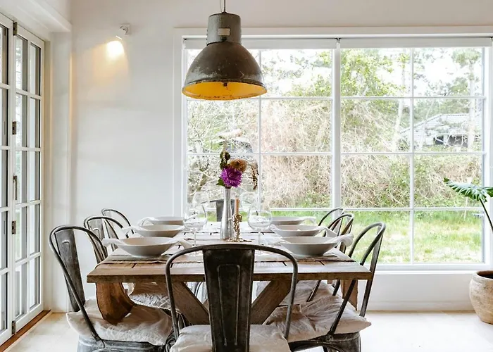 Southern Feel In Refurbished By Shore Nyaraló *